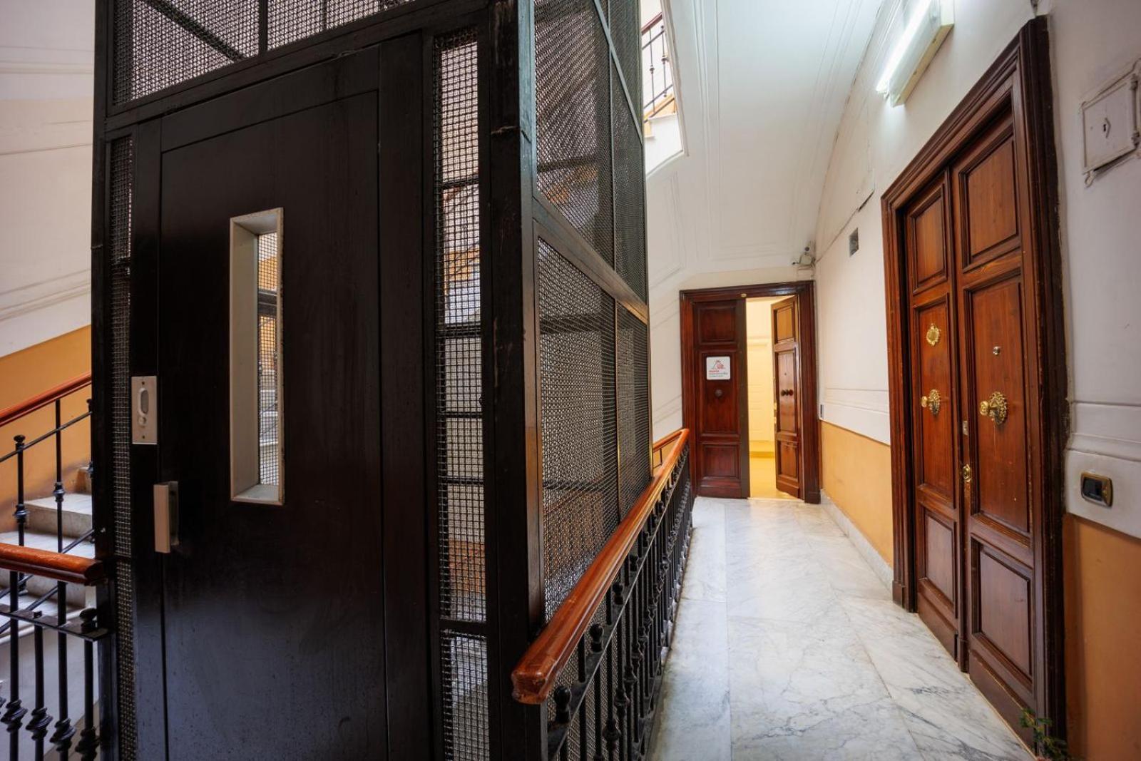 نابولي Maria Maruzzella B&B Luxury Suites المظهر الخارجي الصورة