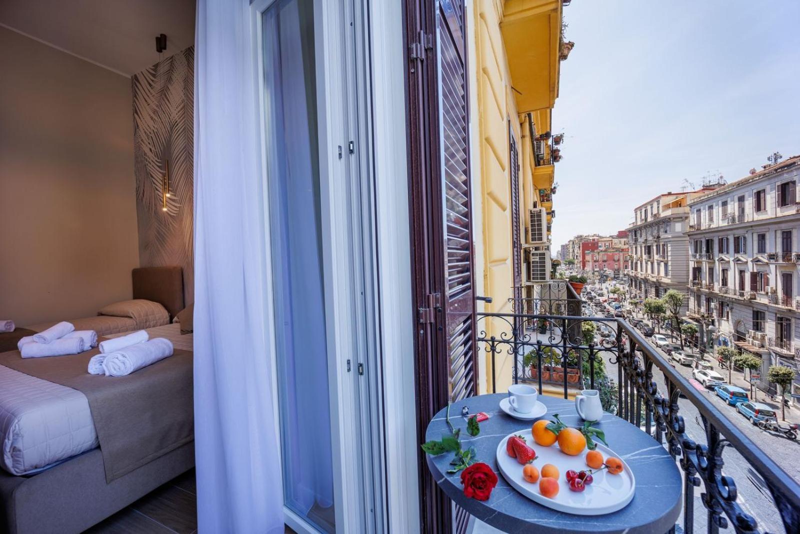نابولي Maria Maruzzella B&B Luxury Suites المظهر الخارجي الصورة